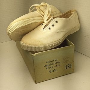 Deadstock Goodyear Consolidated super-value White Canvas sneakers size 12 1/2.